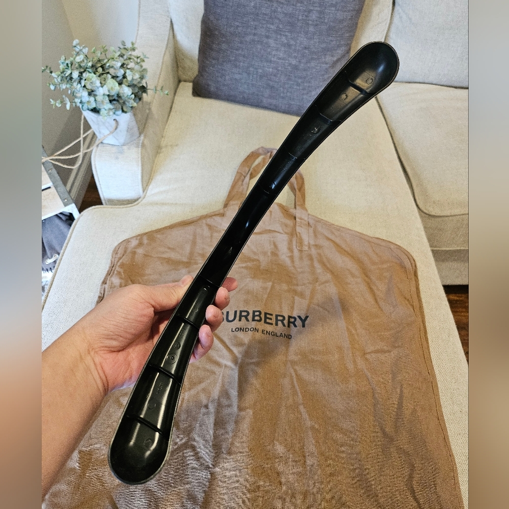 Authentic Burberry jacket cover - Picture 2 of 15